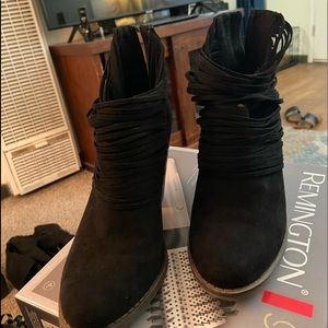 Slightly used! Fergalicious boots suede boots